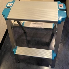 アルミ脚立　高さ57cm ほぼ未使用の画像