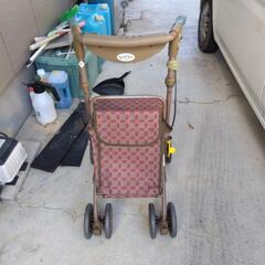 高齢者用手押し車の画像