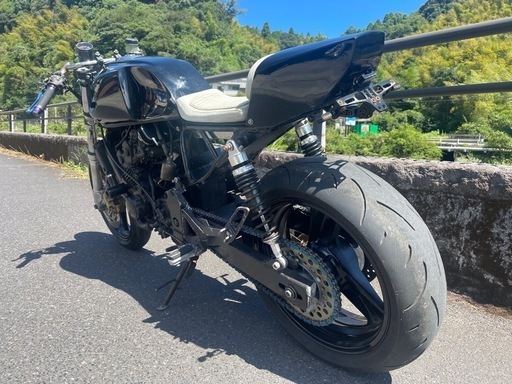 ホーネット250 カフェレーサーカスタム 実働ベース 実働 (そこの角を左