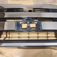 新型ノア  フロントグリル　新品未使用