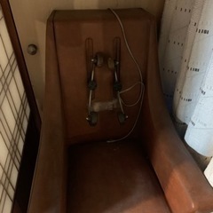 古い古い肩もみ機です。金属銅線としていかがでしょうか？
