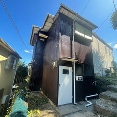 フリーレント付き❗️横須賀中央駅徒歩9分の希少戸建！室内環境良好...