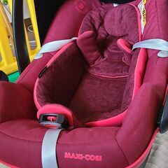 お値下げしました！マキシコシ　ベビーシート(エアバギーのアダプター付き)の画像