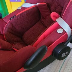 お値下げしました！マキシコシ　ベビーシート(エアバギーのアダプター付き)の画像