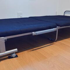 【受付停止:取引中】折りたたみベッド　シングル　90cmサイズ