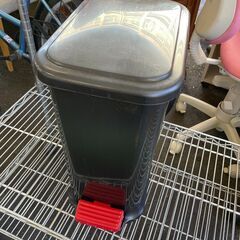 ゴミ箱　No.13286　ブラック/レッド　フットペダル　【リサ...