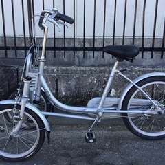 ＜超美品車＞ブリヂストン・ミンナ三輪自転車・シルバー・鍵付きの画像