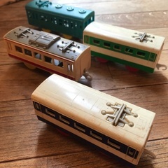 電車の玩具の画像
