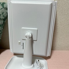 ニトリ　鏡（ライト付き）の画像