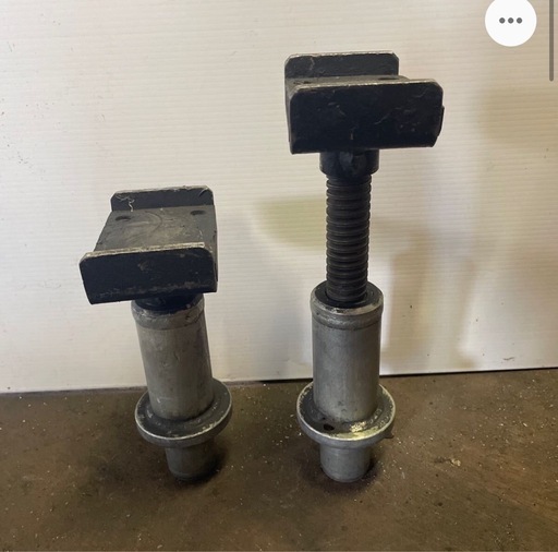 （53）バンザイリフトアタッチメント 足ゲタ/2個/車整備 /ガード付き/リフト用フレーム/柱リフト/カーメンテナンス/フレームパッド