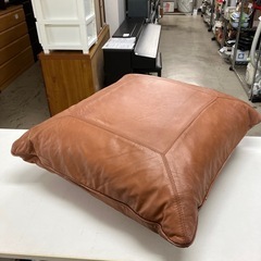 K2409-350 レザークッション ブラウン② キズ汚れ有り