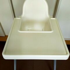 イケア　子供用ハイチェア　設置テーブル付き！！