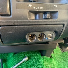 ハイエース200系　DC2口USB2口 