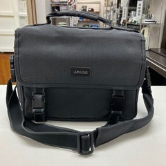 K2409-354 APACHE カメラバッグ ブラック キズ汚れ有り