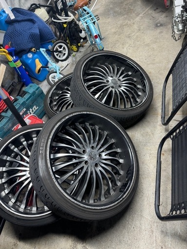 売約予定！Zati 社外22インチアルミ 255/30R22