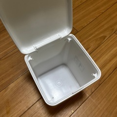 女性用ミニゴミ箱(何かと同時購入で無料)の画像