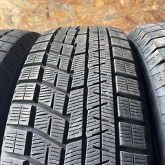 極上タイヤ　YOKOHAMA ヨコハマ　IG60 215/65R16 スタッドレス　タイヤ　2022年製　16インチの画像