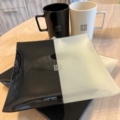 ジバンシー　マグカップとお皿セット　　　　