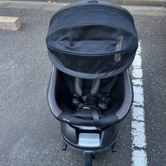 フィックスタイプ　チャイルドシート　コンビの画像