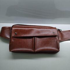 合皮ボディバッグの画像