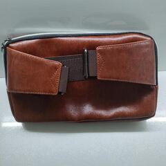 合皮ボディバッグの画像