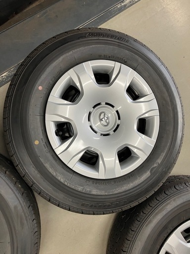 ハイエース トヨタ　スチールホイール 6H エコピア　新車外し　24年2週　ホイールキャップ付き
