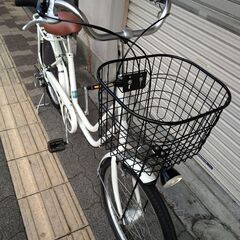 22吋 小径ファミリーサイクル 外装6段/LEDオート/クリームの画像