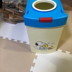 スヌーピー　オムツ　ゴミ箱