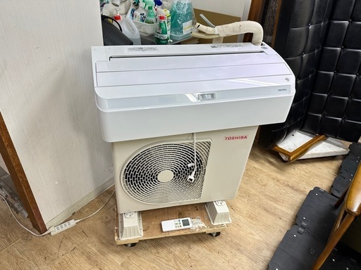 ⭐️激安価格⭐️TOSHIBA 東芝 大清快 RAS-J221E1R エアコン 2.2kW 冷暖房 除湿 高性能 家庭用 省エネ 完動品 リモコン付き 2023年製