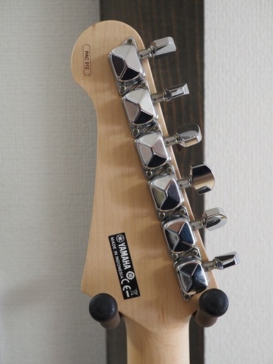 Yamaha Pacifica PAC 012 エレキギター