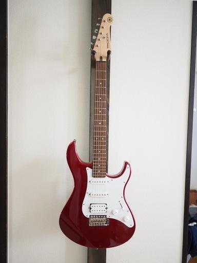 Yamaha Pacifica PAC 012 エレキギター
