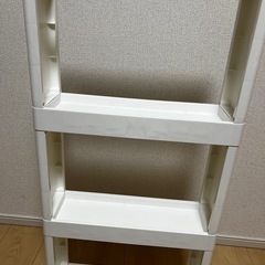 4段カートの画像