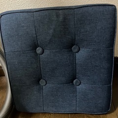 座れる収納ボックスの画像