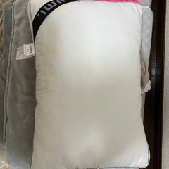 毛布 枕の画像