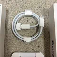 iPhone  USB-C-Lightningケーブル　iPhone本体無しの画像