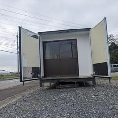 　断熱　保冷　コンテナ　広さ約4.４坪約(9畳)　遊び部屋　事務所　外扉、内側ドア両方鍵付　新品エアコン　コンテナ　使い方自由なリフォームコンテナ　ＢＯＸ　の画像