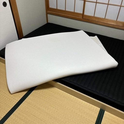 ダブルベッド用低反発マットレス
