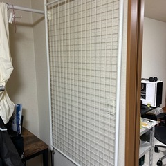 突っ張り棒式　網　什器