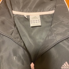 adidasアディダスウィンドブレーカーMサイズの画像