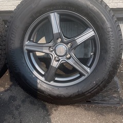 スタッドレス　215／70rx16  　