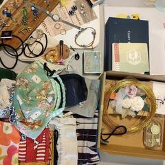 ユーズドピアス、ヘアゴム、アクセサリーパーツなどの画像