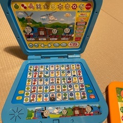 アンパンマンカラーパッド　トーマス　ひらがなの画像