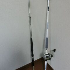 ◆◆◆中通し　船釣り用ロッド２本　と　リール（電池交換済！）