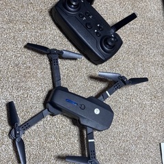 スマホアプリ連動の空撮小型ドローン！