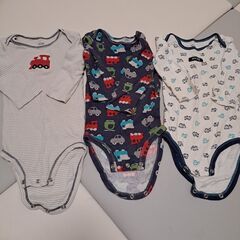 赤ちゃんベビー肌着　ボディースーツ70cm