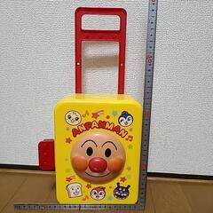 アンパンマンのキャリーケースの画像