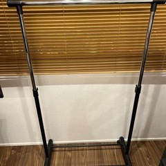 キャスター付きハンガーラックの画像