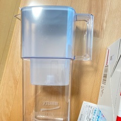 BRITA ポット型浄水器 カートリッジ3つ付きの画像