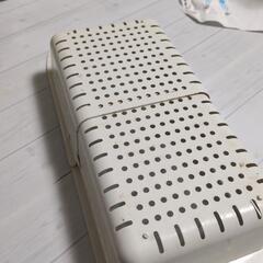 伸縮する水切りラックの画像