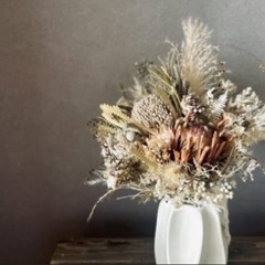 水やりお手入れ不要でずっと飾れる本物の花　花瓶にさせるタイプのドライフラワーの画像